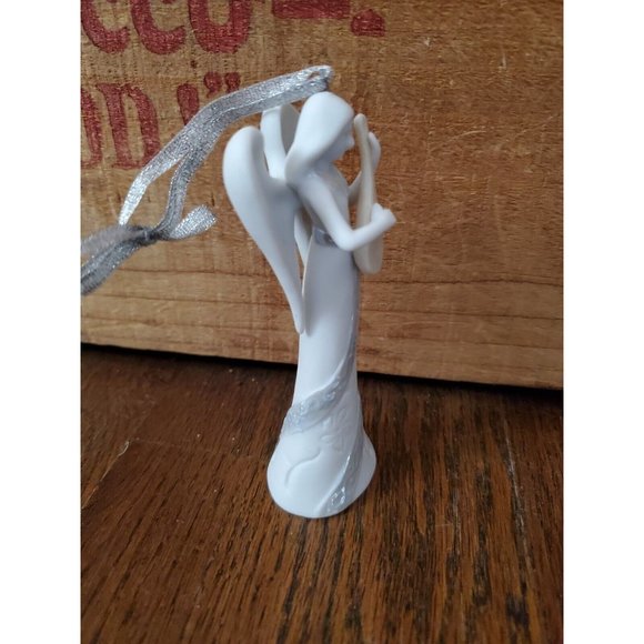 Appletree Design - Angel Of Song Ornamen - Heaven & Earth Collection - Porcelain - Picture 4 of 5